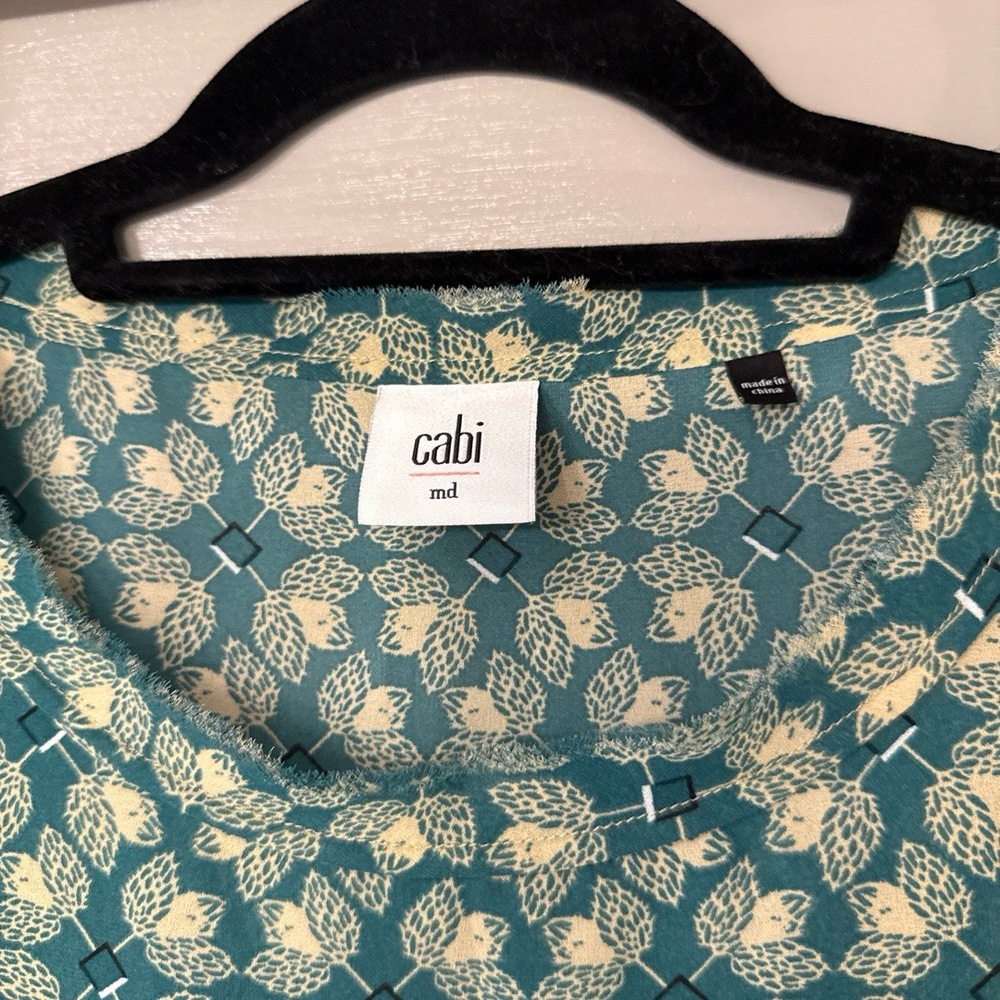 Cabi Womens Blouse Size Medium Sheer Green Leaf Print High Low Hem - Picture 2 of 8